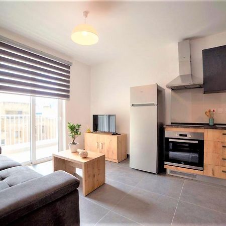 Isky Apartments Gzira Bagian luar foto
