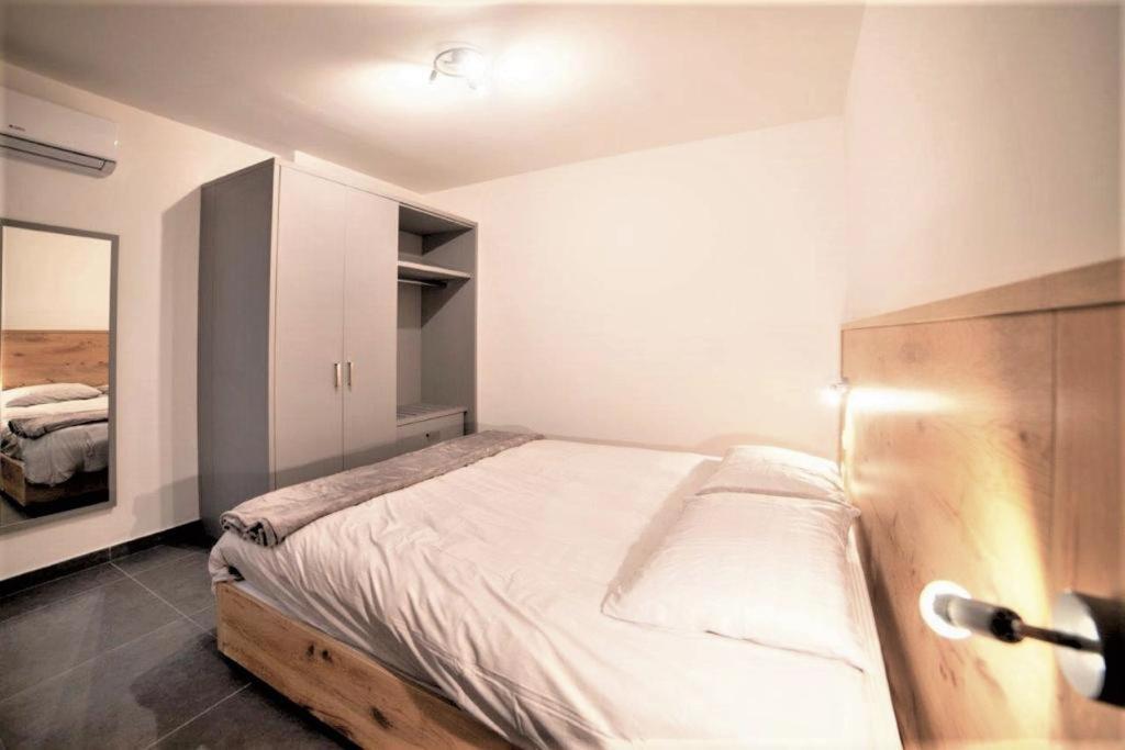 Isky Apartments Gzira Bagian luar foto