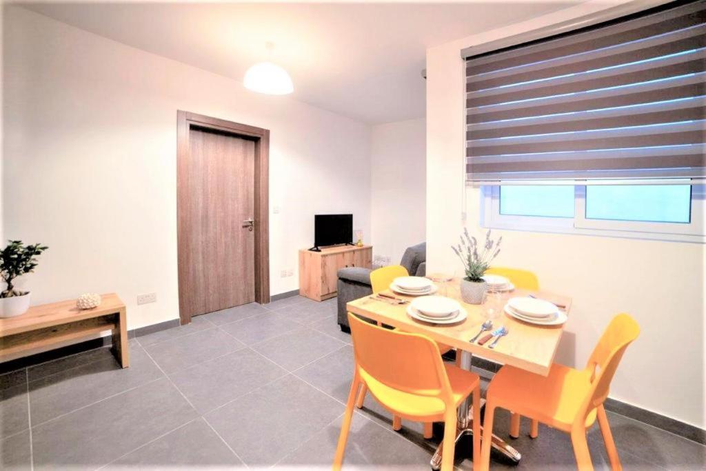 Isky Apartments Gzira Bagian luar foto