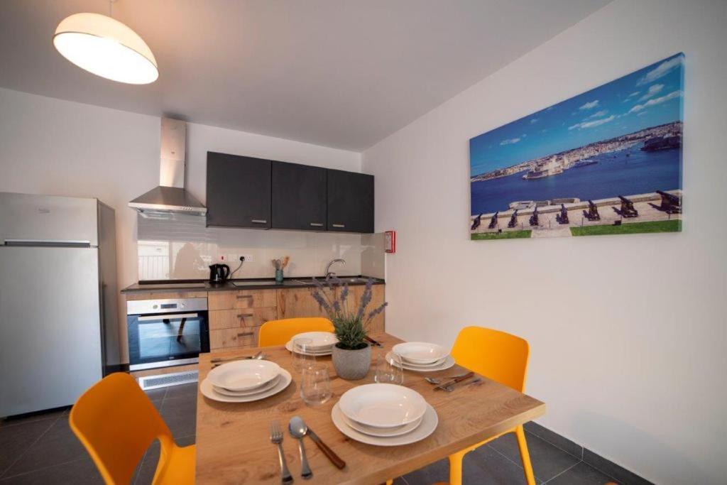 Isky Apartments Gzira Bagian luar foto
