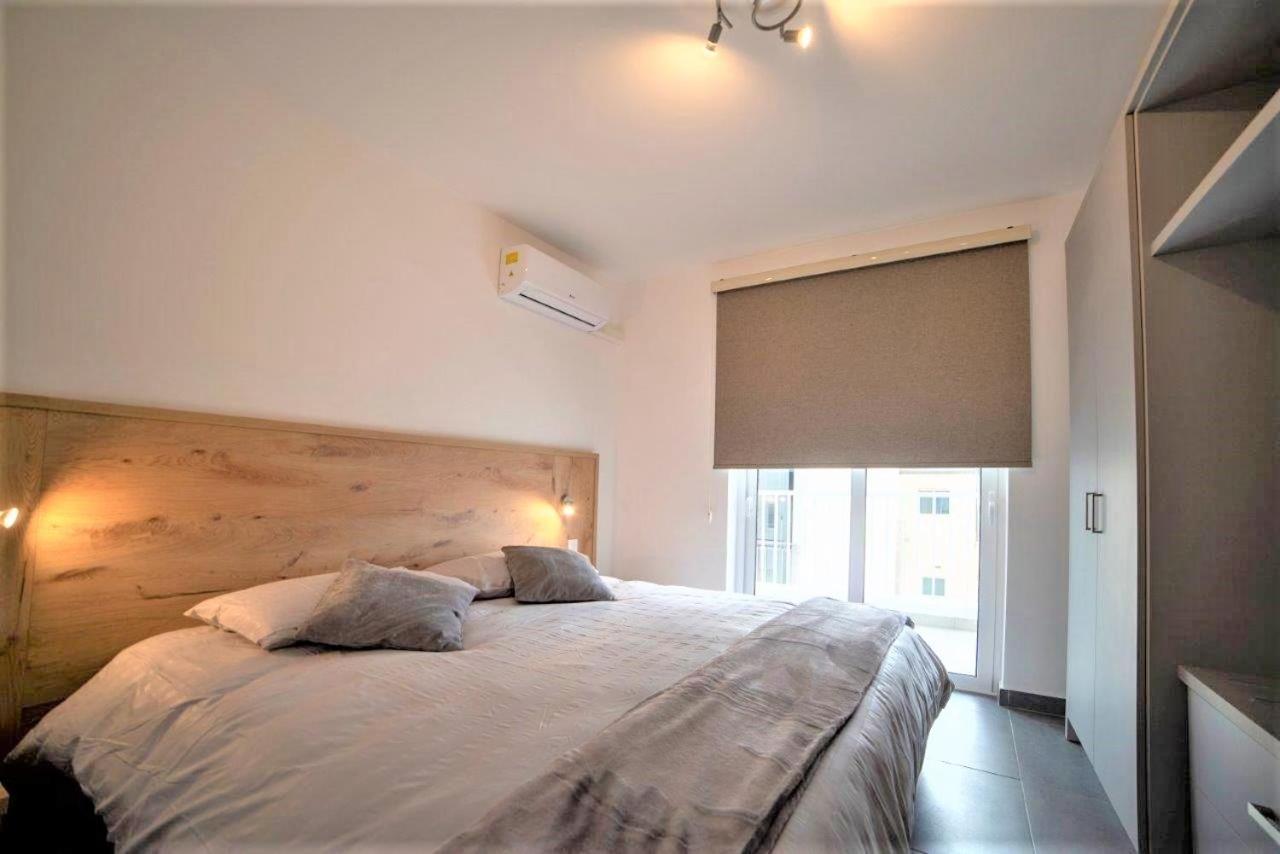 Isky Apartments Gzira Bagian luar foto